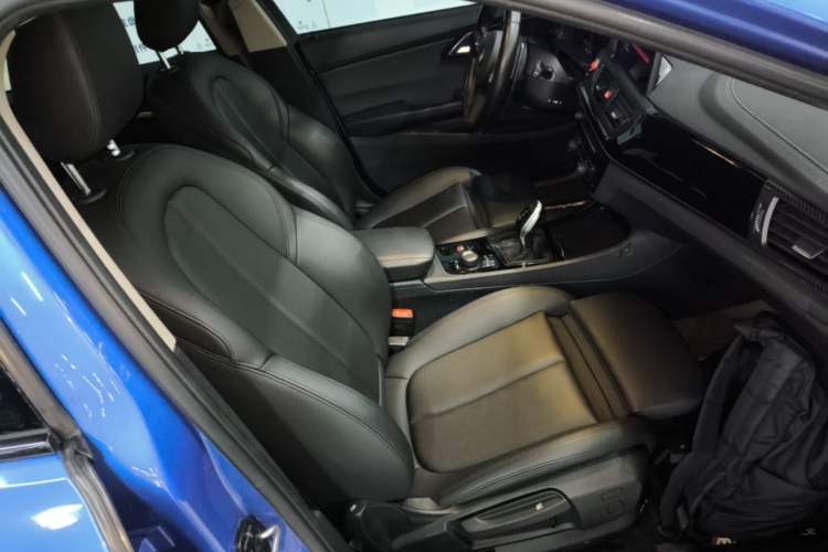 Used BMW 1 Series 2020 125i Leading Model M Sport Package Right Front Seat