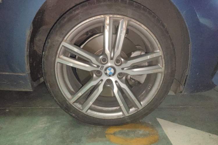 Used BMW 1 Series 2020 125i Leading Model M Sport Package Right Front Wheel Hub