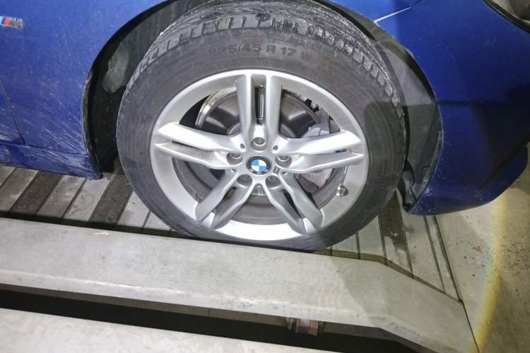 Used BMW 1 Series 2020 120i M Sport Package Right Front Wheel Hub