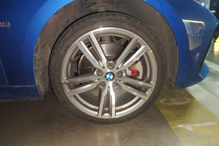 Used BMW 1 Series 2020 125i Leading Model M Sport Package Right Front Wheel Hub