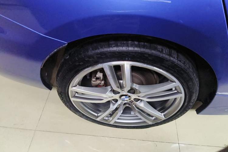 Used BMW 1 Series 2020 125i Leading Model M Sport Package Right Rear Wheel Hub