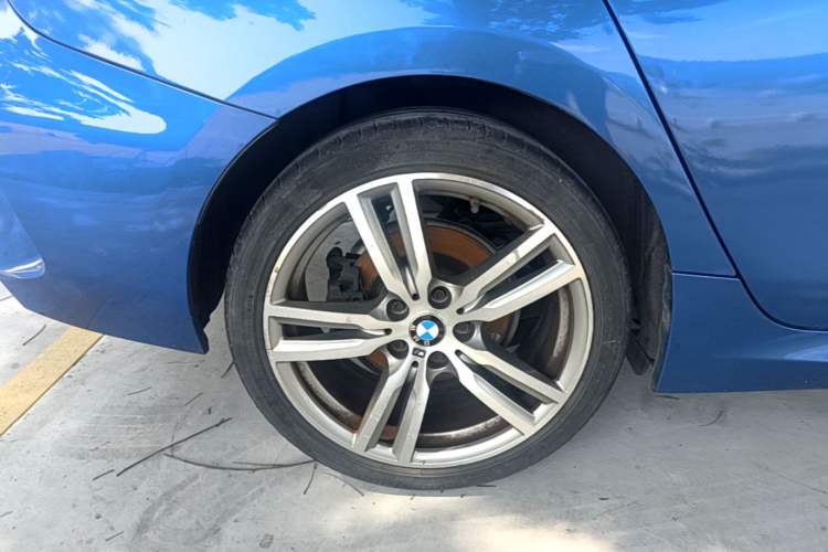 Used BMW 1 Series 2020 125i Leading Model M Sport Package Right Rear Wheel Hub