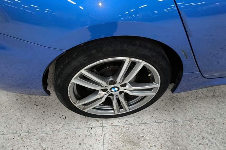 Used BMW 1 Series 2020 125i Leading Model M Sport Package Right Rear Wheel Hub