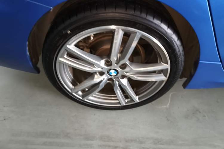 Used BMW 1 Series 2020 125i Leading Model M Sport Package Right Rear Wheel Hub