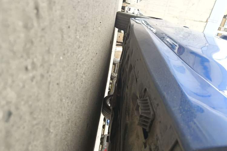 Used BMW 1 Series 2020 120i M Sport Package Right Side Sill
