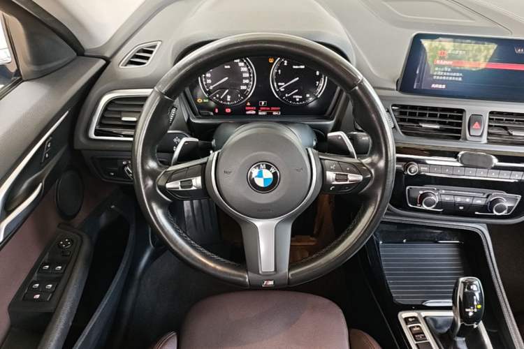 Used BMW 1 Series 2020 125i Leading Model M Sport Package Steering Wheel