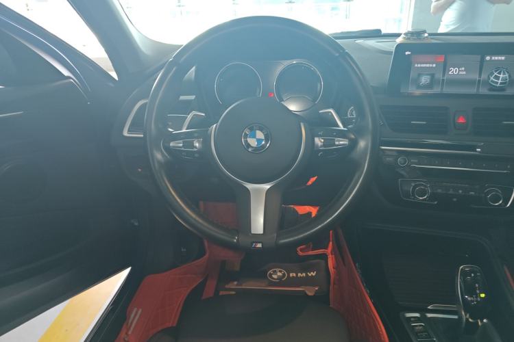 Used BMW 1 Series 2020 125i Leading Model M Sport Package Steering Wheel
