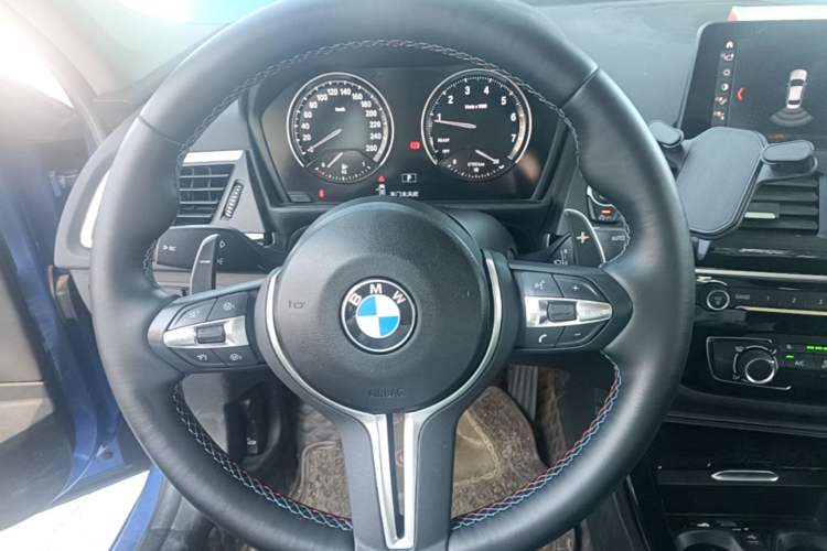 Used BMW 1 Series 2020 125i Leading Model M Sport Package Steering Wheel