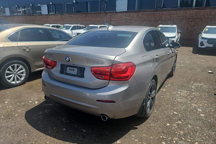 Used BMW 1 Series 2020 120i Fashion Model Exterior 3