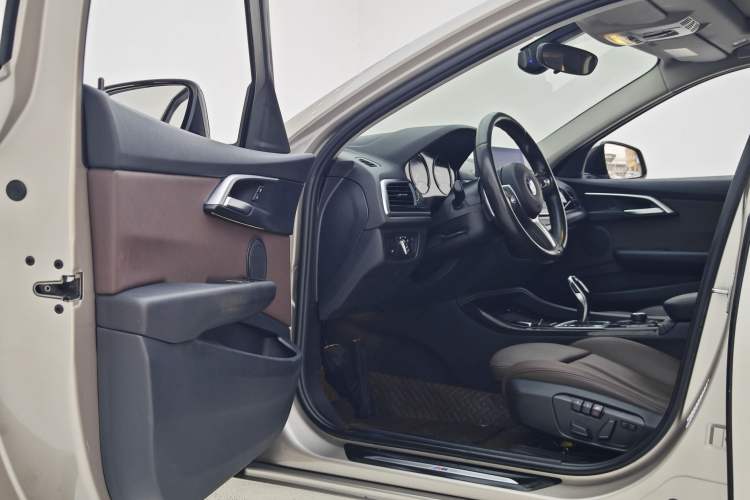 Used BMW 1 Series 2020 125i Leading Model M Sport Package Interior 12