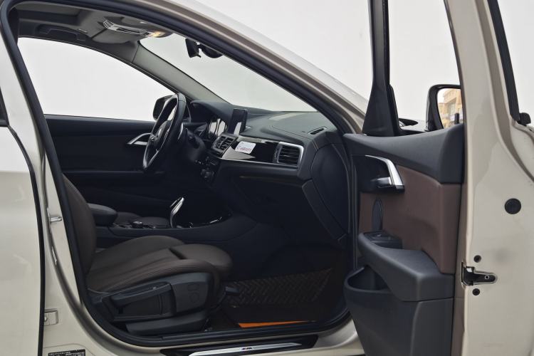 Used BMW 1 Series 2020 125i Leading Model M Sport Package Interior 4