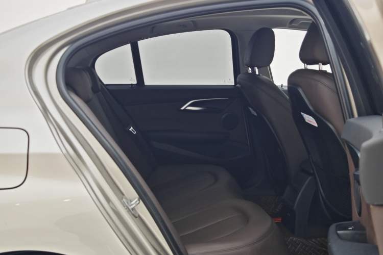 Used BMW 1 Series 2020 125i Leading Model M Sport Package Interior 5