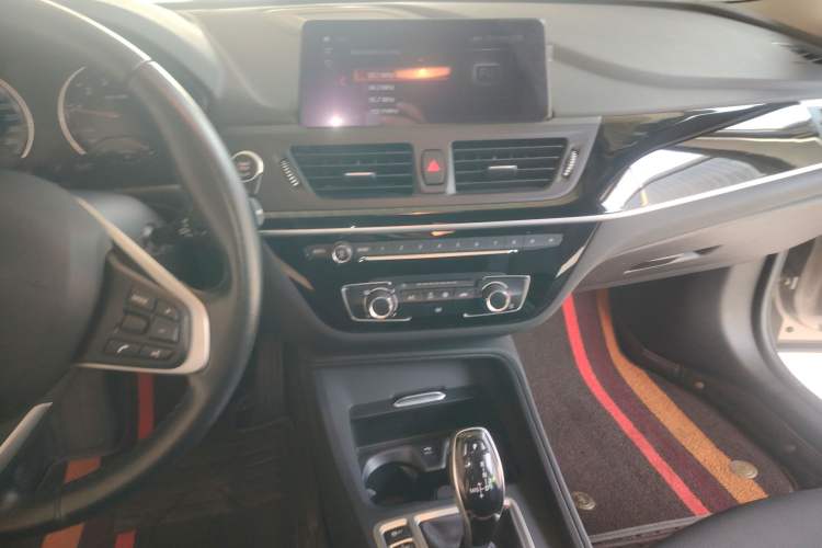 Used BMW 1 Series 2020 120i Fashion Model Audio And AC Panel