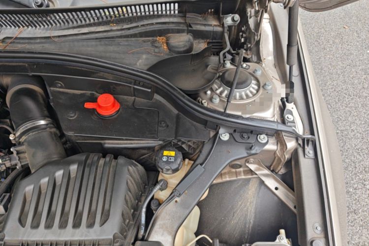 Used BMW 1 Series 2020 120i Fashion Model Engine Bay Left