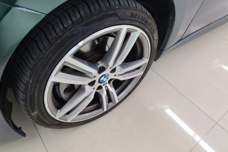 Used BMW 1 Series 2020 125i Leading Model M Sport Package Left Front Wheel Hub
