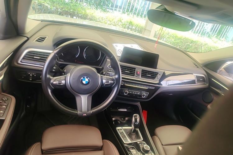 Used BMW 1 Series 2020 120i M Sport Package Center Console