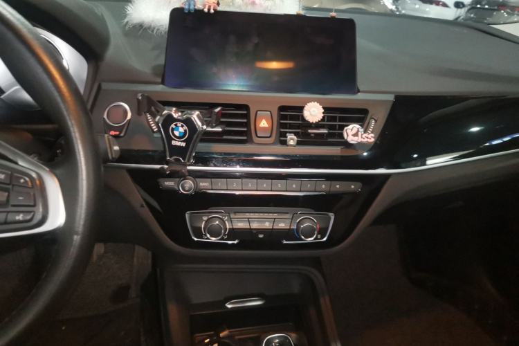 Used BMW 1 Series 2020 120i Fashion Model Audio And AC Panel