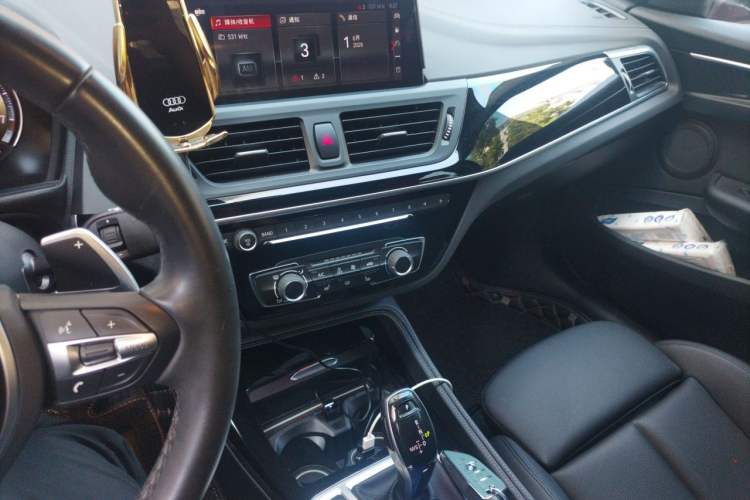 Used BMW 1 Series 2020 125i Leading Model M Sport Package Audio And AC Panel