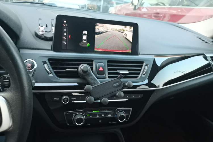 Used BMW 1 Series 2020 120i Fashion Model Audio And AC Panel
