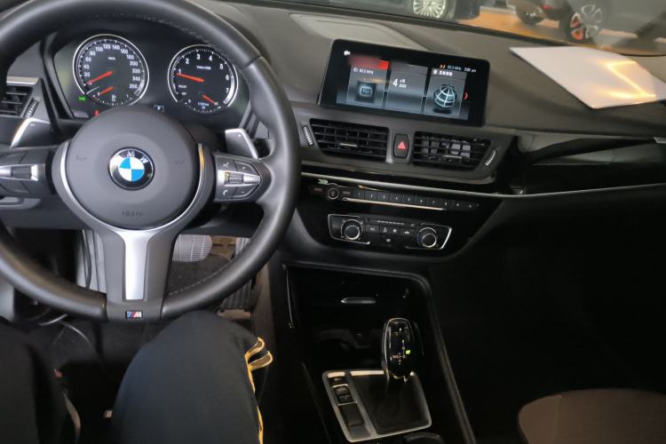 Used BMW 1 Series 2020 125i Leading Model M Sport Package Center Console