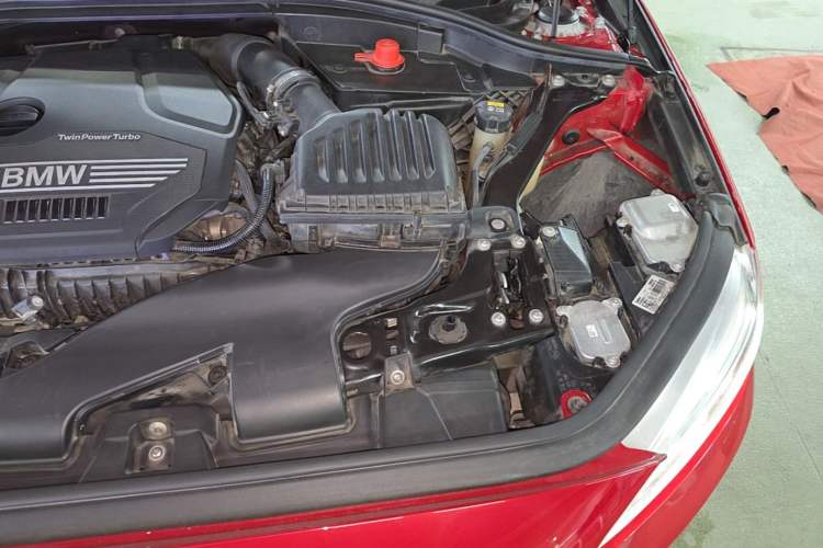 Used BMW 1 Series 2020 120i Fashion Model Engine Bay Left