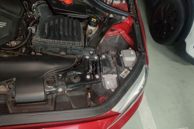 Used BMW 1 Series 2020 120i Fashion Model Engine Bay Left