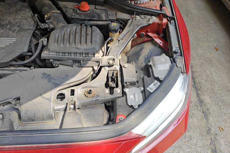 Used BMW 1 Series 2020 120i M Sport Package Engine Bay Left