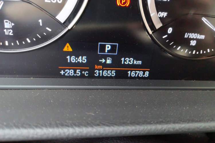 Used BMW 1 Series 2020 120i Fashion Model Odometer Close Up