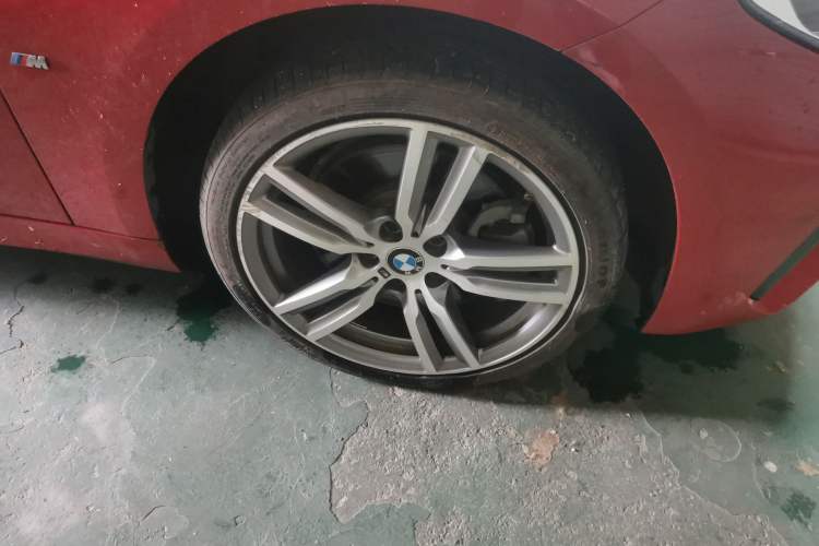 Used BMW 1 Series 2020 125i Leading Model M Sport Package Right Front Wheel Hub