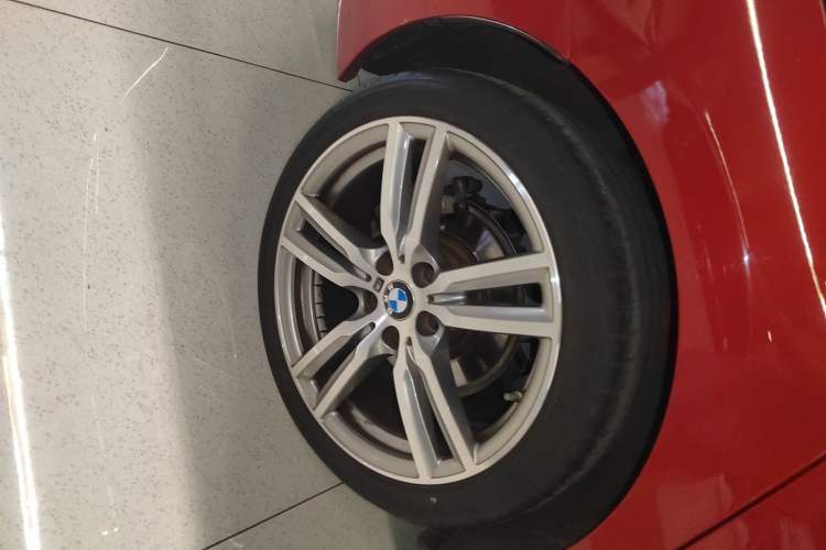 Used BMW 1 Series 2020 125i Leading Model M Sport Package Right Rear Wheel Hub