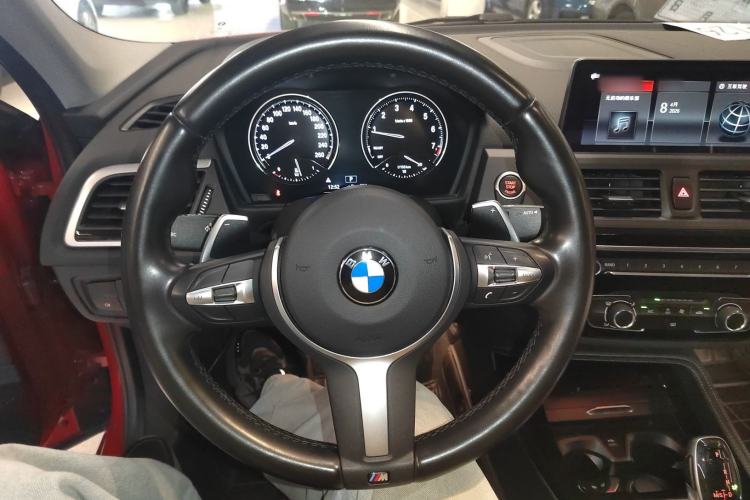 Used BMW 1 Series 2020 125i Leading Model M Sport Package Steering Wheel