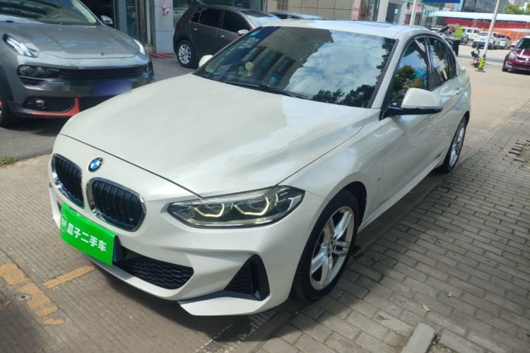 Used BMW 1 Series 2020 120i M Sport Package Guazi used car, China used car export, Used car for sale, Used BMW cars, Cheapest cars for sale
