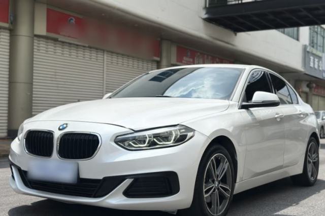 Ojetý BMW 1 Series 2020 120i Fashion Model