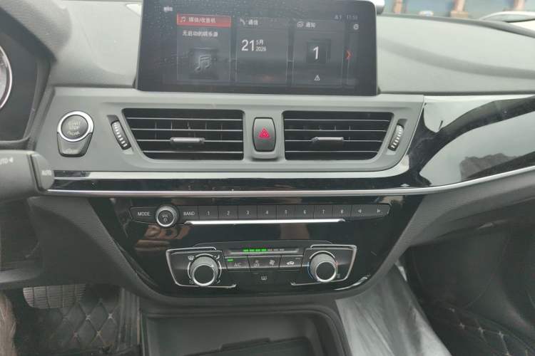 Used BMW 1 Series 2020 120i Fashion Model Audio And AC Panel