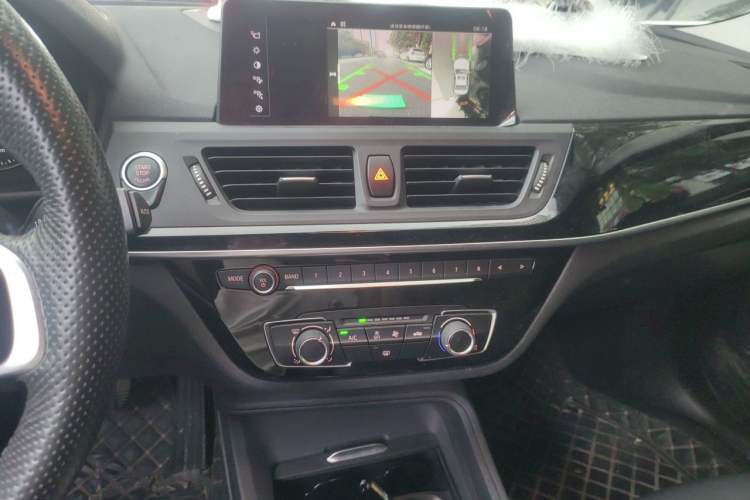 Used BMW 1 Series 2020 120i Fashion Model Audio And AC Panel