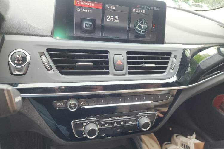 Used BMW 1 Series 2020 120i Fashion Model Audio And AC Panel