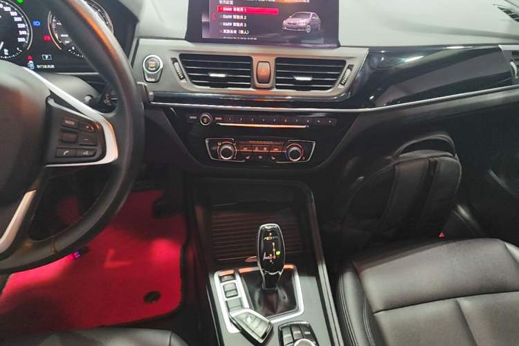 Used BMW 1 Series 2020 120i Fashion Model Audio And AC Panel