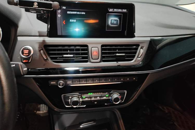 Used BMW 1 Series 2020 120i Fashion Model Audio And AC Panel