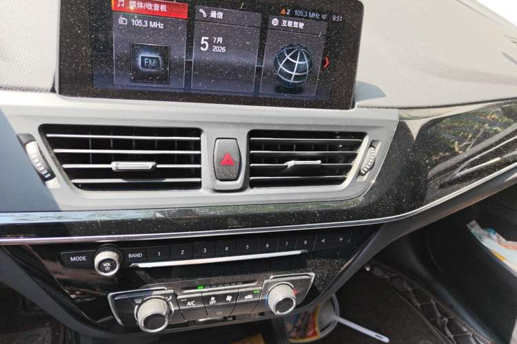Used BMW 1 Series 2020 120i Fashion Model Audio And AC Panel