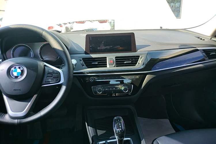 Used BMW 1 Series 2020 120i Fashion Model Audio And AC Panel