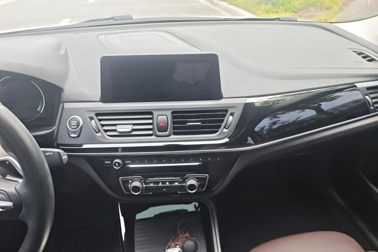 Used BMW 1 Series 2020 125i Leading Model M Sport Package Audio And AC Panel