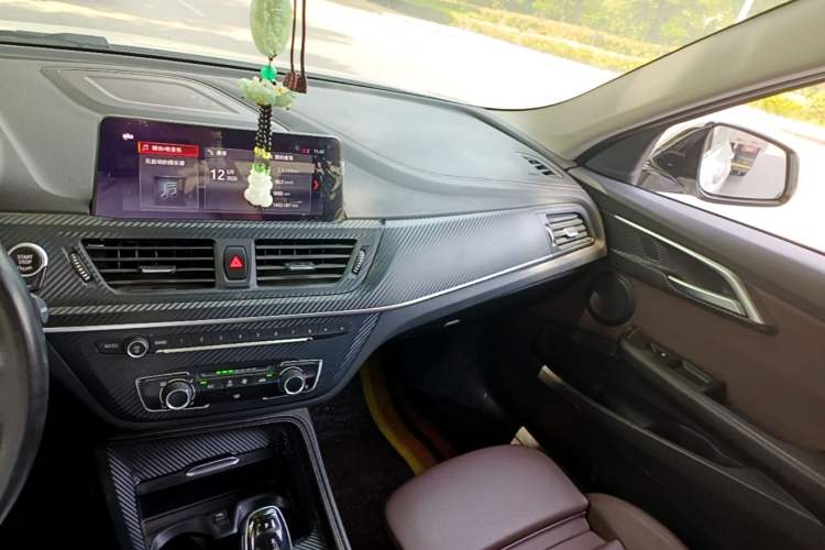 Used BMW 1 Series 2020 125i Leading Model M Sport Package Audio And AC Panel