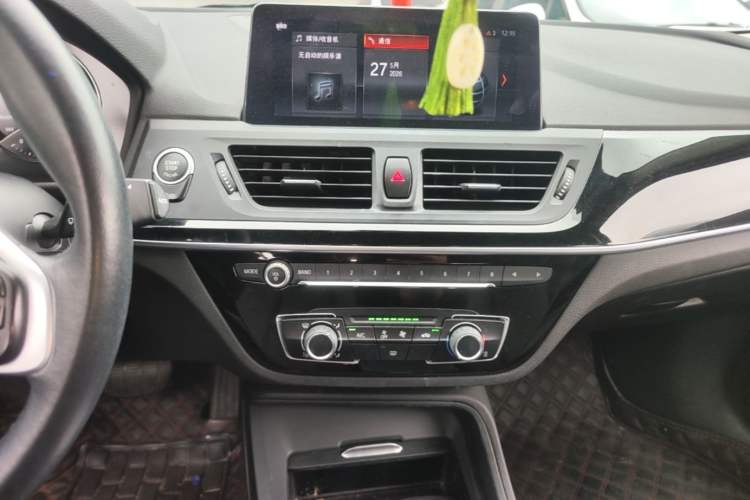 Used BMW 1 Series 2020 120i Fashion Model Audio And AC Panel