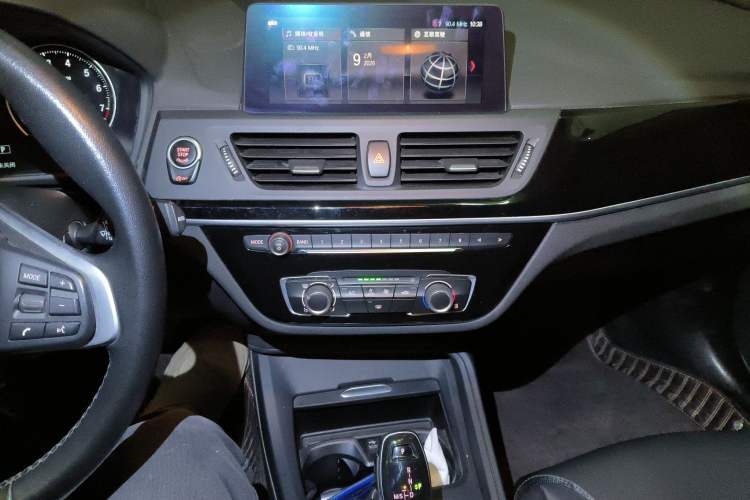 Used BMW 1 Series 2020 120i Fashion Model Audio And AC Panel
