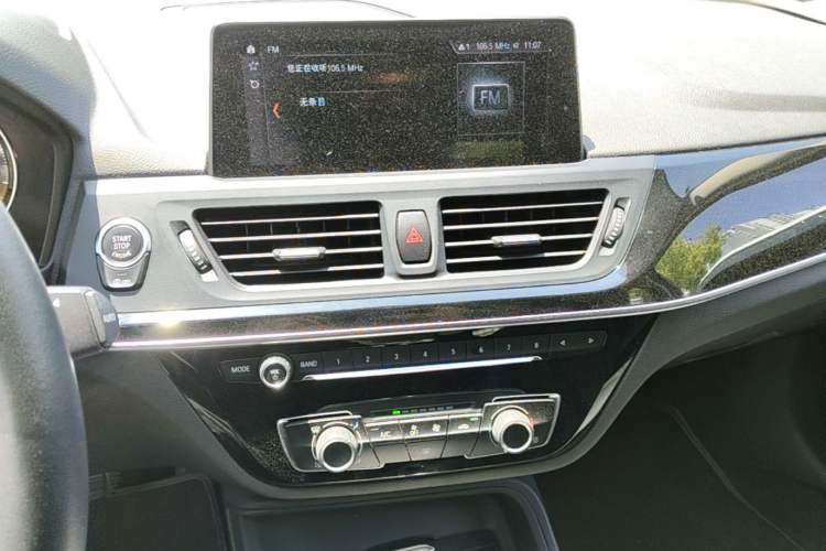 Used BMW 1 Series 2020 120i Fashion Model Audio And AC Panel