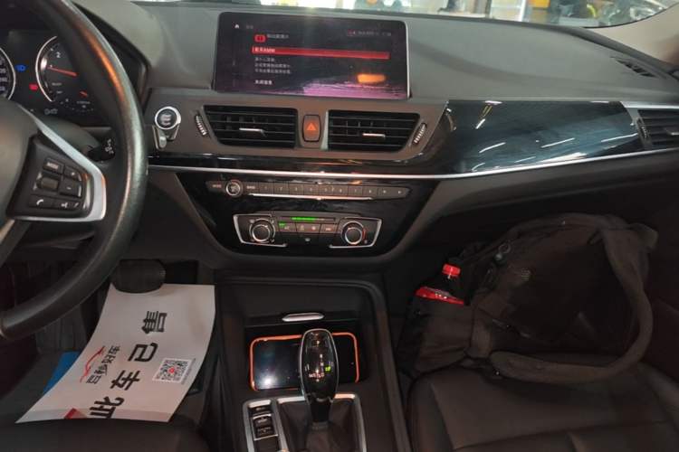 Used BMW 1 Series 2020 120i Fashion Model Audio And AC Panel