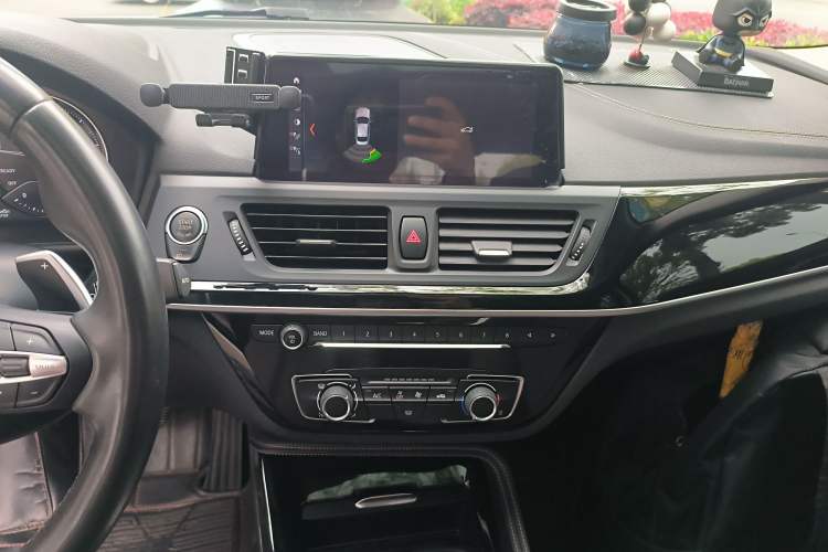 Used BMW 1 Series 2020 125i Leading Model M Sport Package Audio And AC Panel