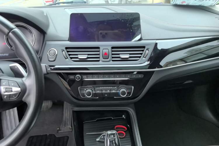 Used BMW 1 Series 2020 125i Leading Model M Sport Package Audio And AC Panel