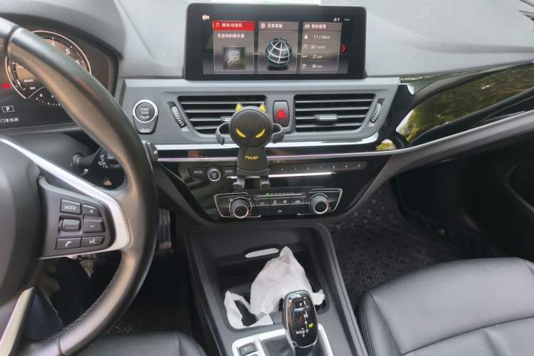 Used BMW 1 Series 2020 120i Fashion Model Audio And AC Panel