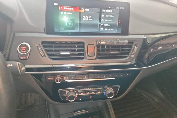 Used BMW 1 Series 2020 120i Fashion Model Audio And AC Panel